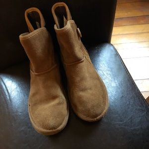Girl uggs